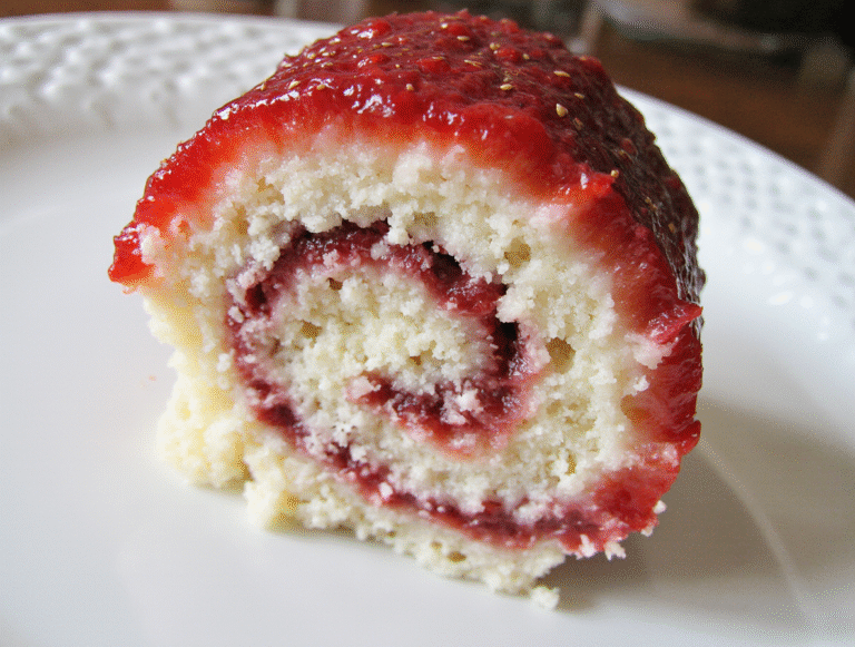How to Make the Perfect Strawberry Shortcake Cheesecake Roll: A Baker’s Guide